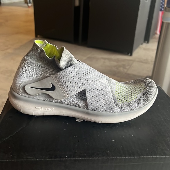 Nike Free no lace running shoes - Picture 3 of 9